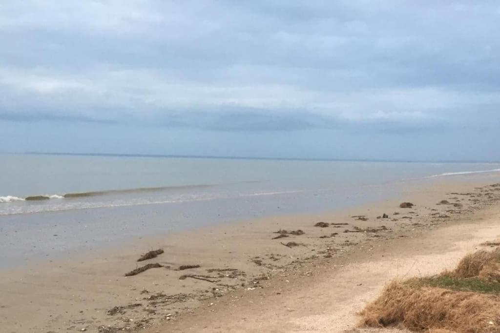 Vue Mer Pour Une Escale En Baie Du Mt-St-Michel Cherrueix Bagian luar foto
